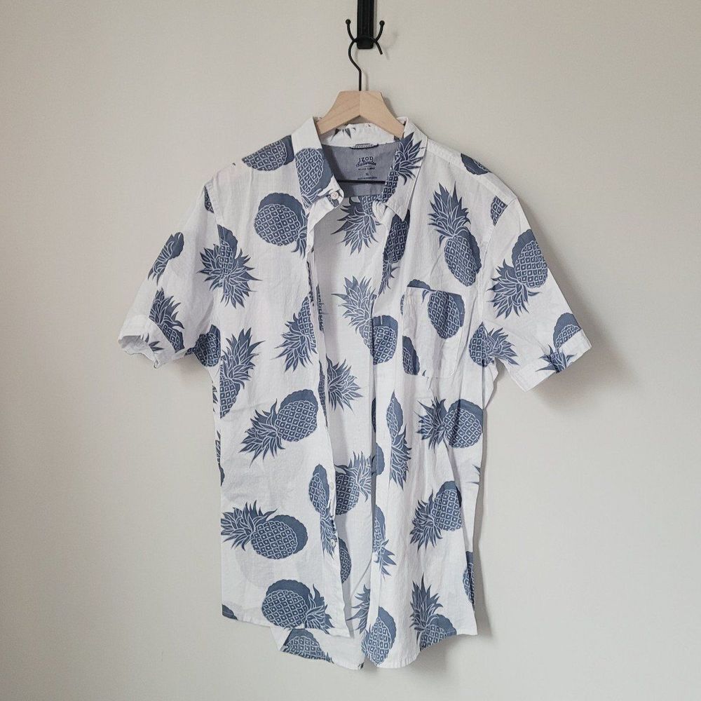 IZOD Saltwater Relaxed Classics Blue & White Pineapple Button Down Shorts Sleeve